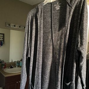 American Eagle sweater with pockets